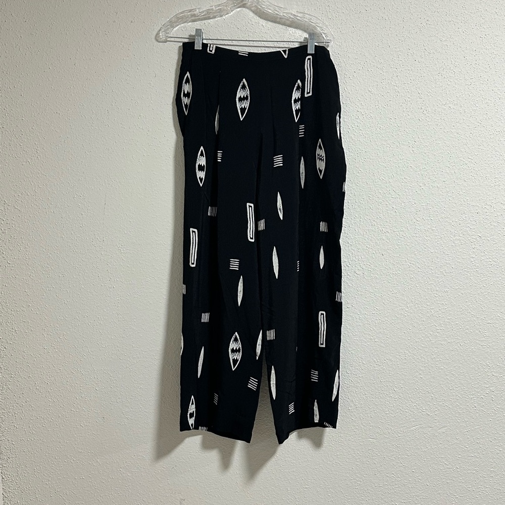 Burke Avenue Black & Cream women’s flowing pants size Medium preowned. - Picture 2 of 10
